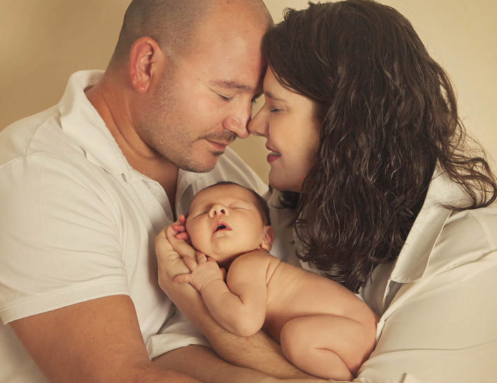 Sesión de fotos de recién nacido con padres - Toledo